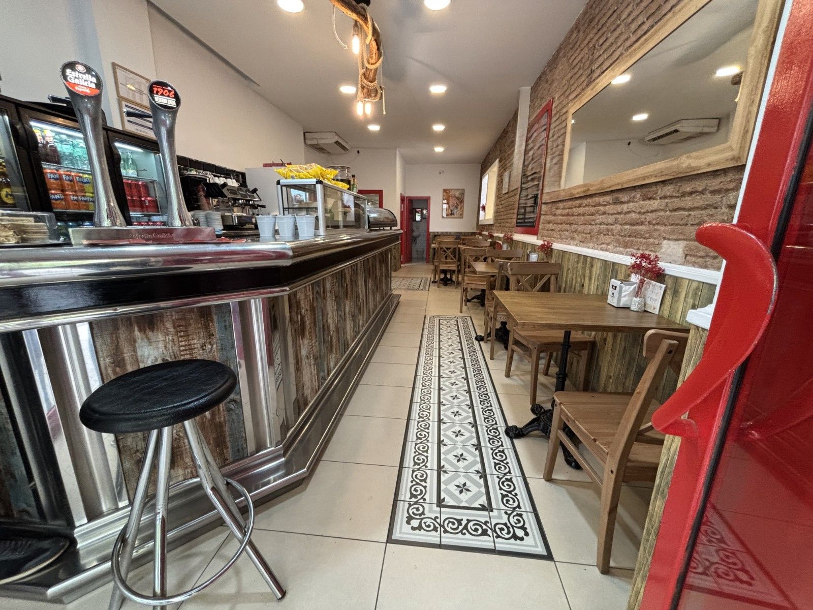 Local en traspaso en  Barcelona Capital con Aire acondicionado, Calefacción y Terraza