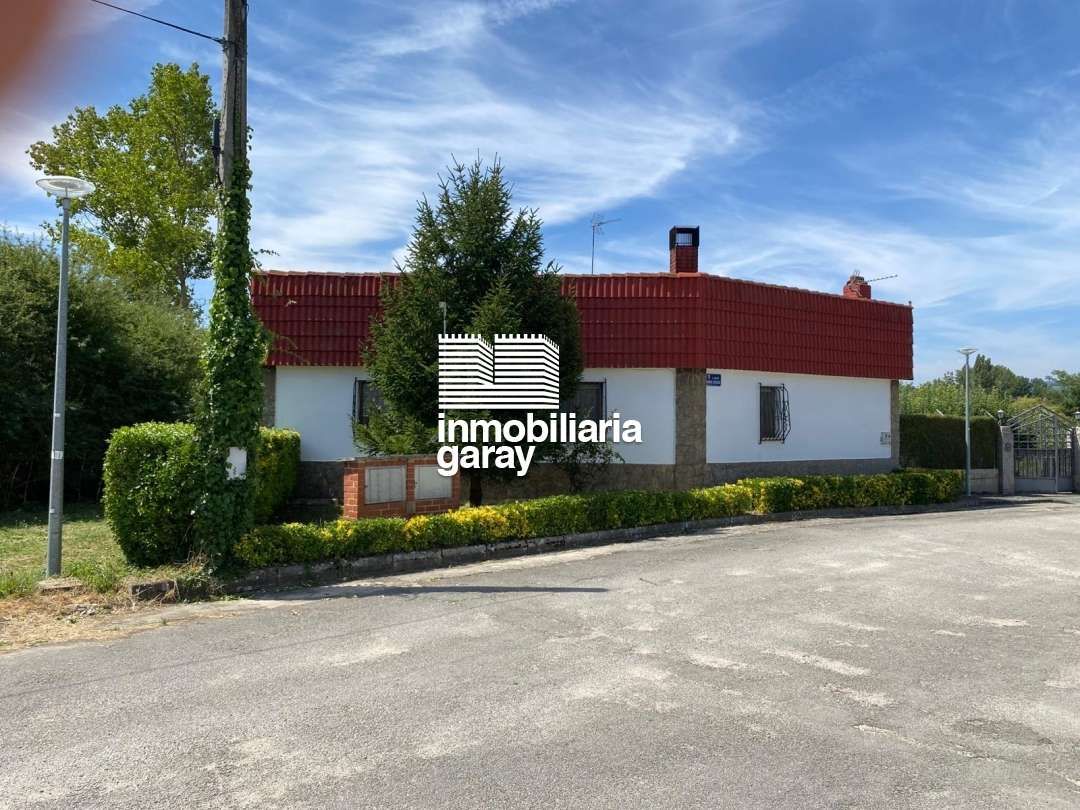Vista exterior de Casa o xalet en venda en Miranda de Ebro amb Calefacció i Traster