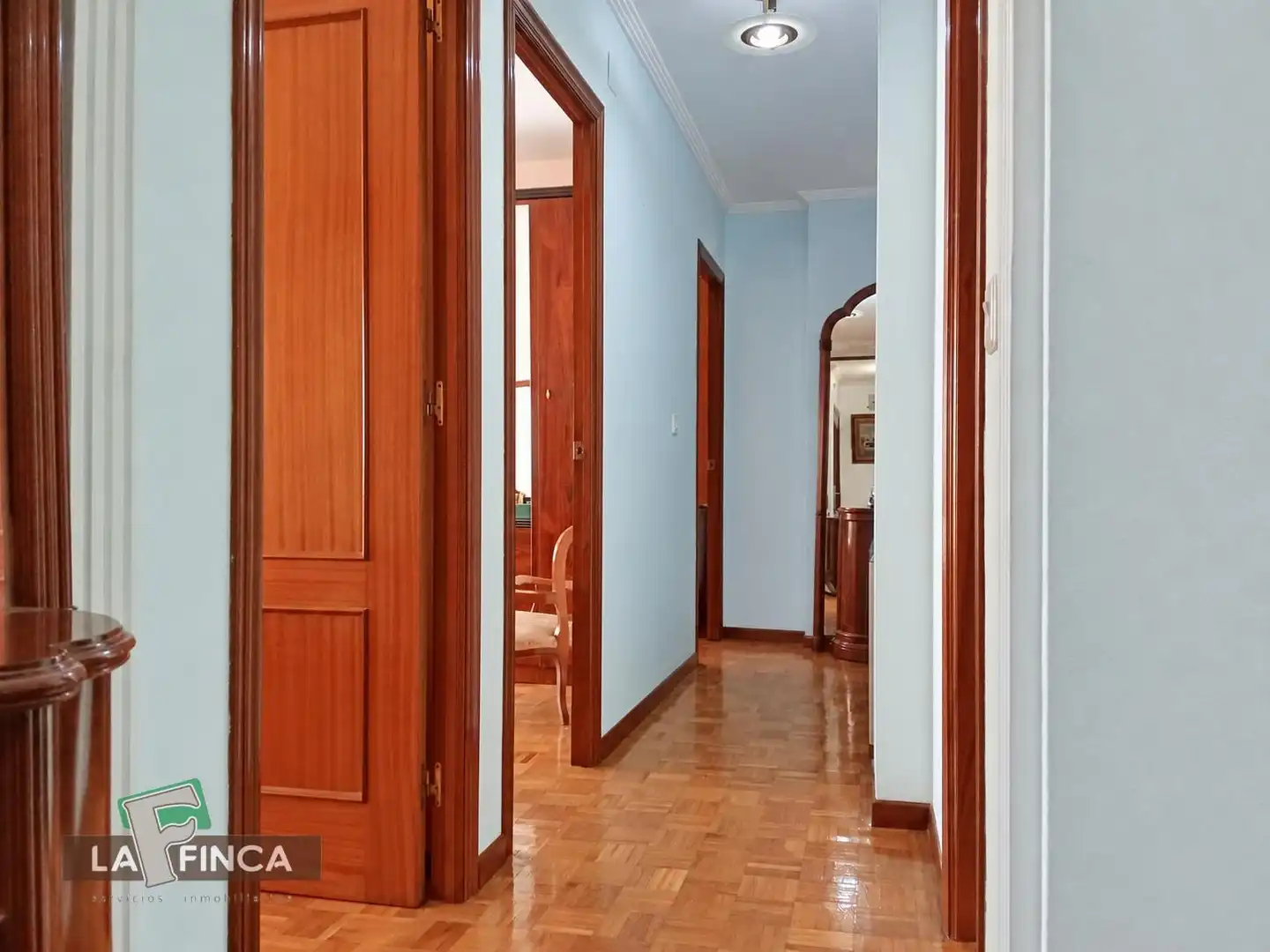 Pis en venda en Gijón  amb Calefacció, Parquet i Moblat