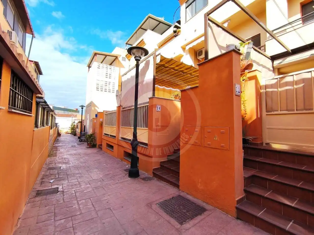 Vista exterior de Casa adosada en venta en Vélez-Málaga con Aire acondicionado, Terraza y Balcón