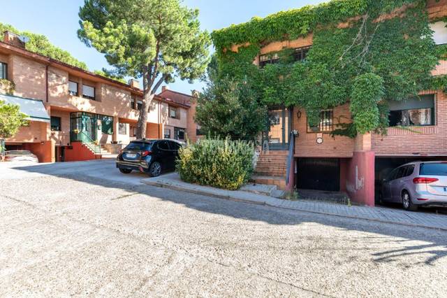 Casa adosada en Venta en Casco Antiguo