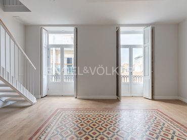 Penthouse with balcony for sale in Ciutat Vella