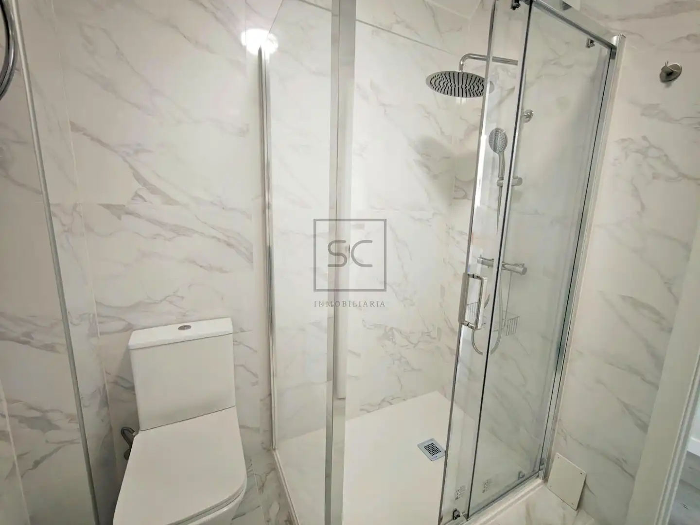 Baño de Piso en venta en Ferrol con Terraza y Amueblado
