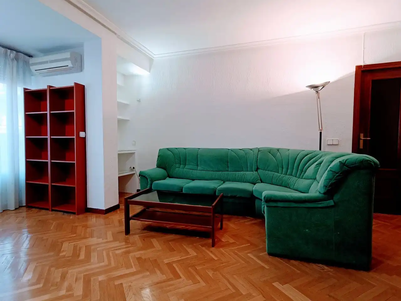 Sala d'estar de Pis de lloguer en Madrid amb Aire condicionat, Calefacció i Parquet