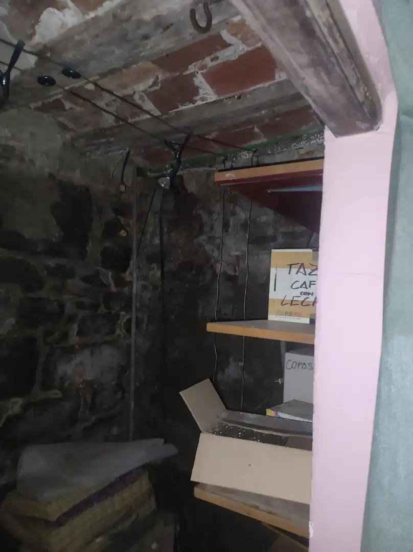 Einfamilien-Reihenhaus zum Verkauf in Barruelo de Santullán mit Ofen, Waschmaschine und Fernseher
