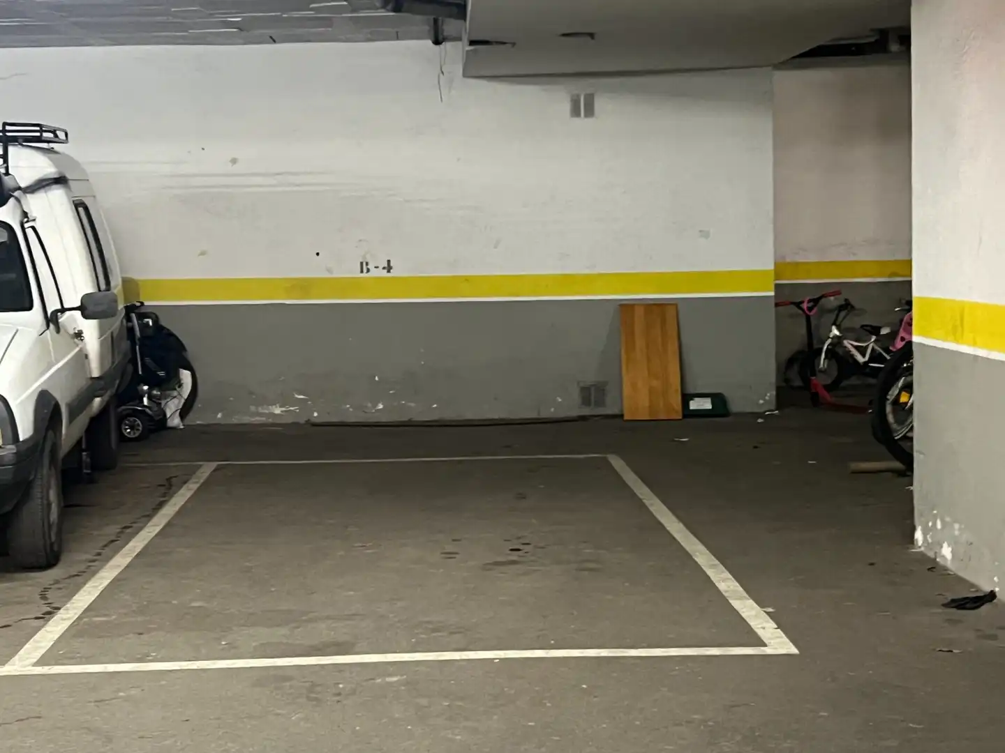 Parking of Flat for sale in Jaca  with Heating, Storage room and Furnished