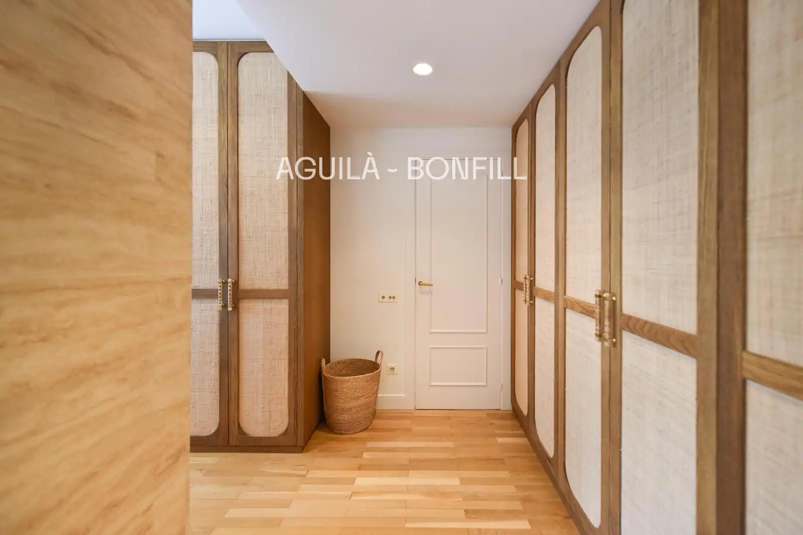 Flat for sale in Barcelona  with Air Conditioner, Heating and Parquet flooring