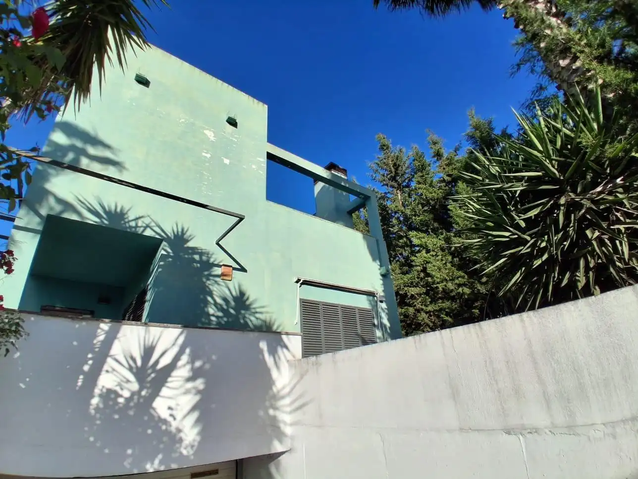 Vista exterior de Casa o chalet en venta en Espartinas con Jardín privado, Balcón y Piscina comunitaria