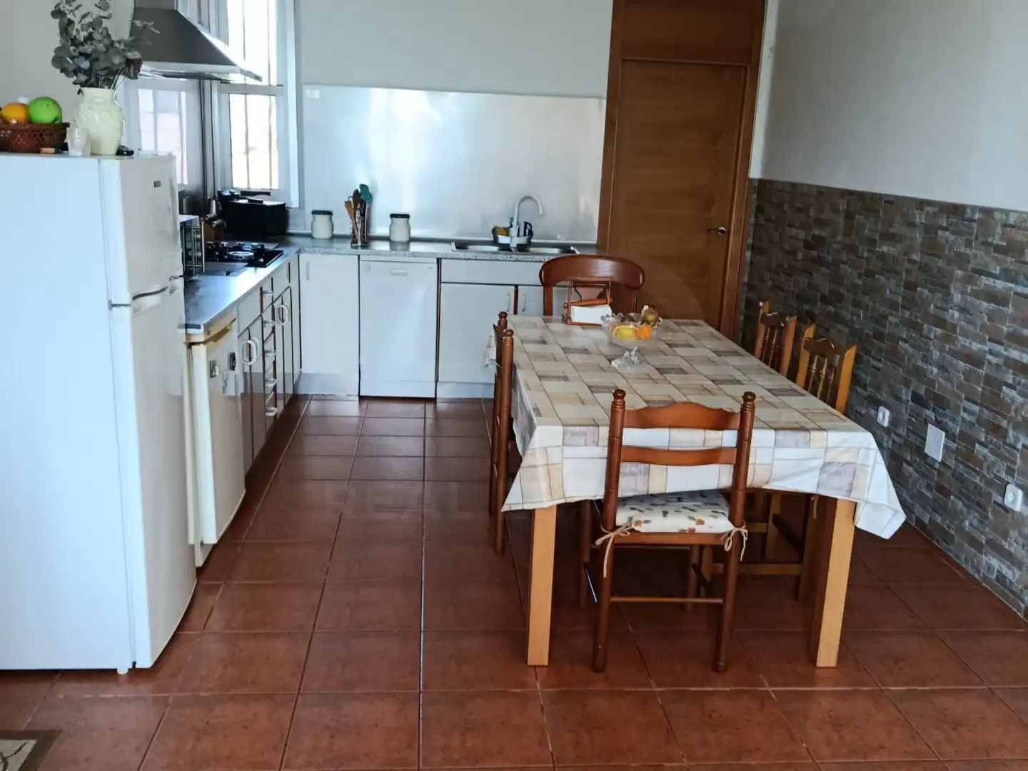 Cuina de Casa o xalet en venda en Narón amb Calefacció, Terrassa i Piscina