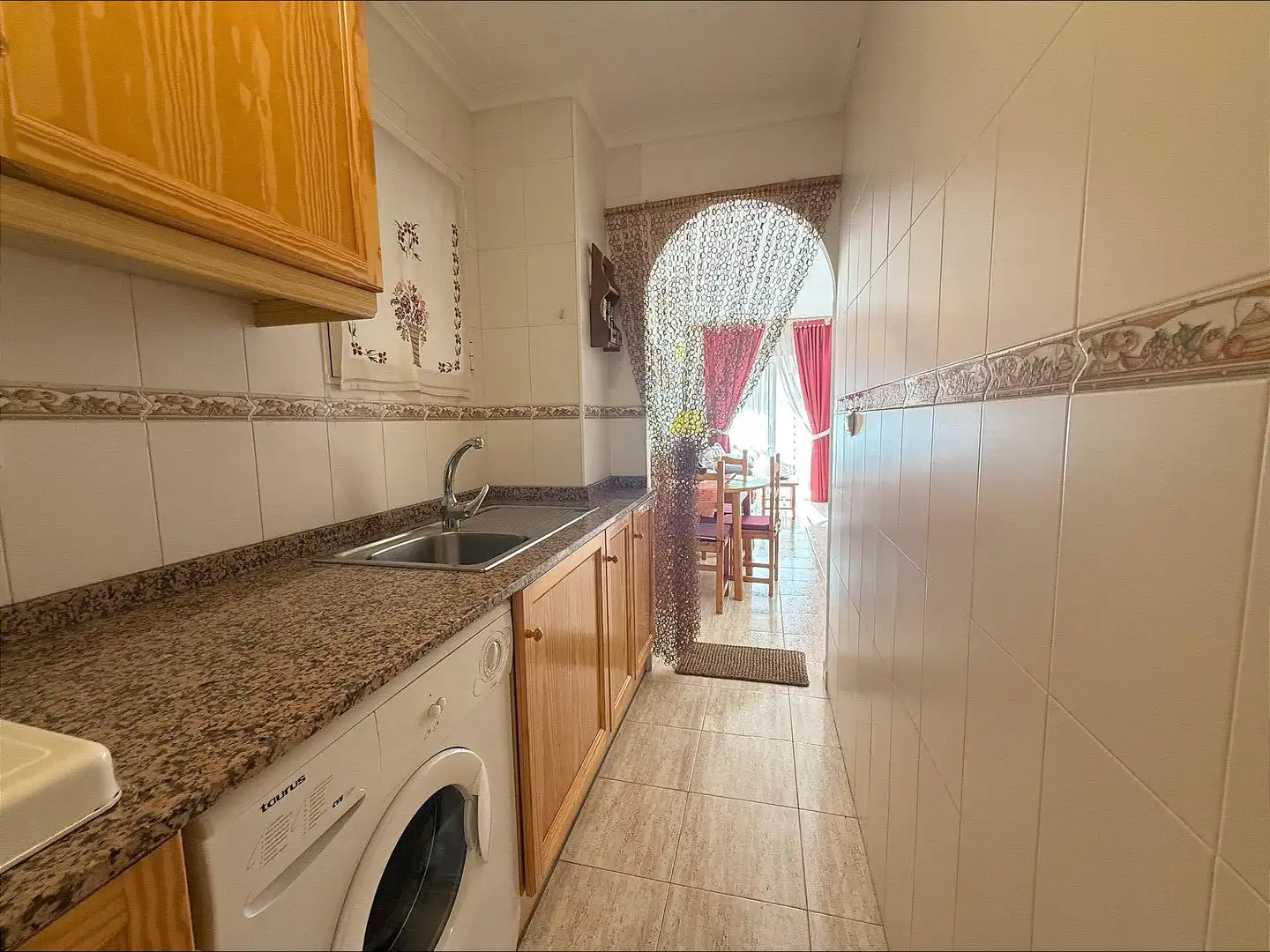 Küche von Wohnungen zum Verkauf in Torrevieja mit Heizung, Terrasse und Möbliert