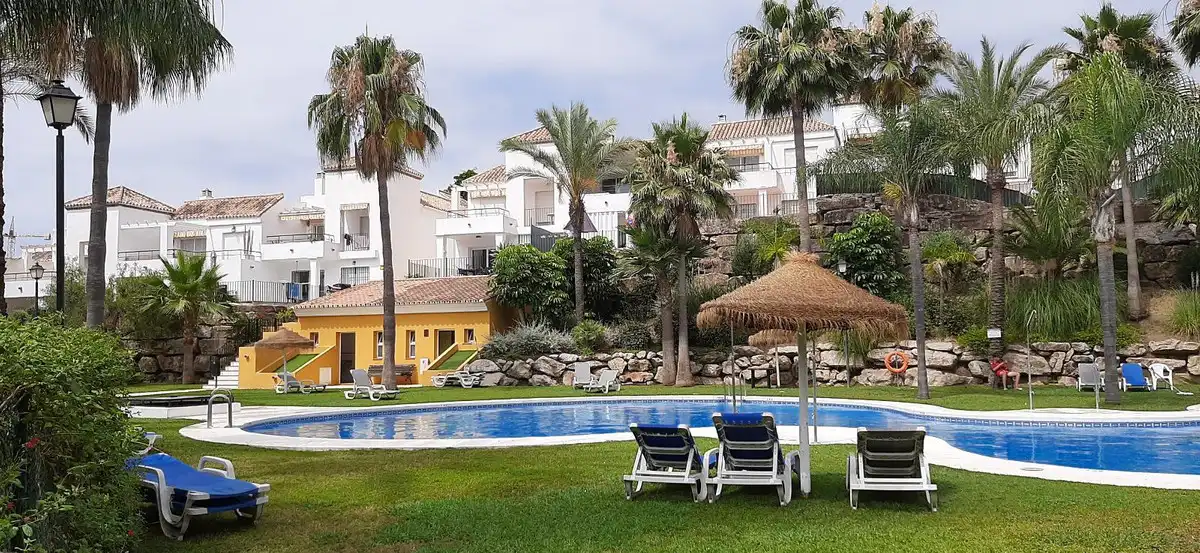 Apartament amb piscina en venda a Nueva Andalucía, imagen 2