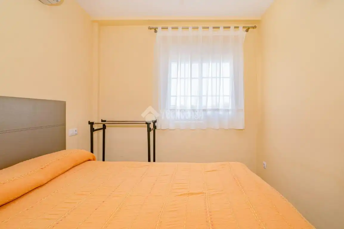 Habitación de Piso en venta en Lucena con Aire acondicionado y Amueblado
