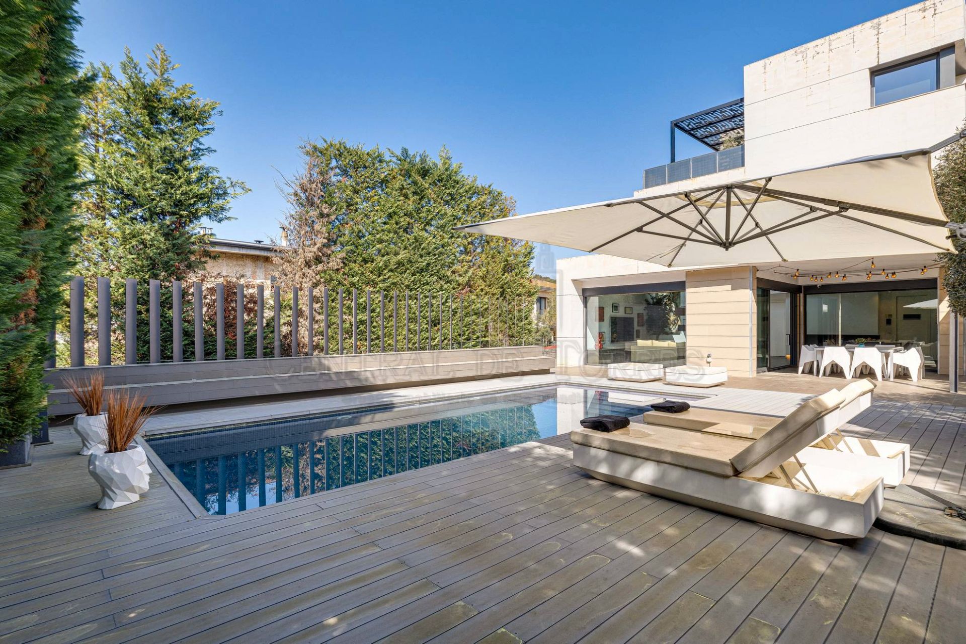 Swimming pool of Houses for sale in Sant Cugat del Vallès  with Air Conditioner, Heating and Private garden