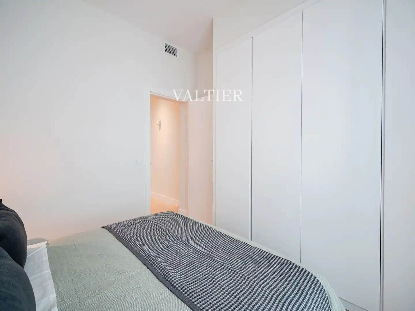 Schlafzimmer von Wohnung zur Miete in Madrid mit Klimaanlage, Heizung und Möbliert