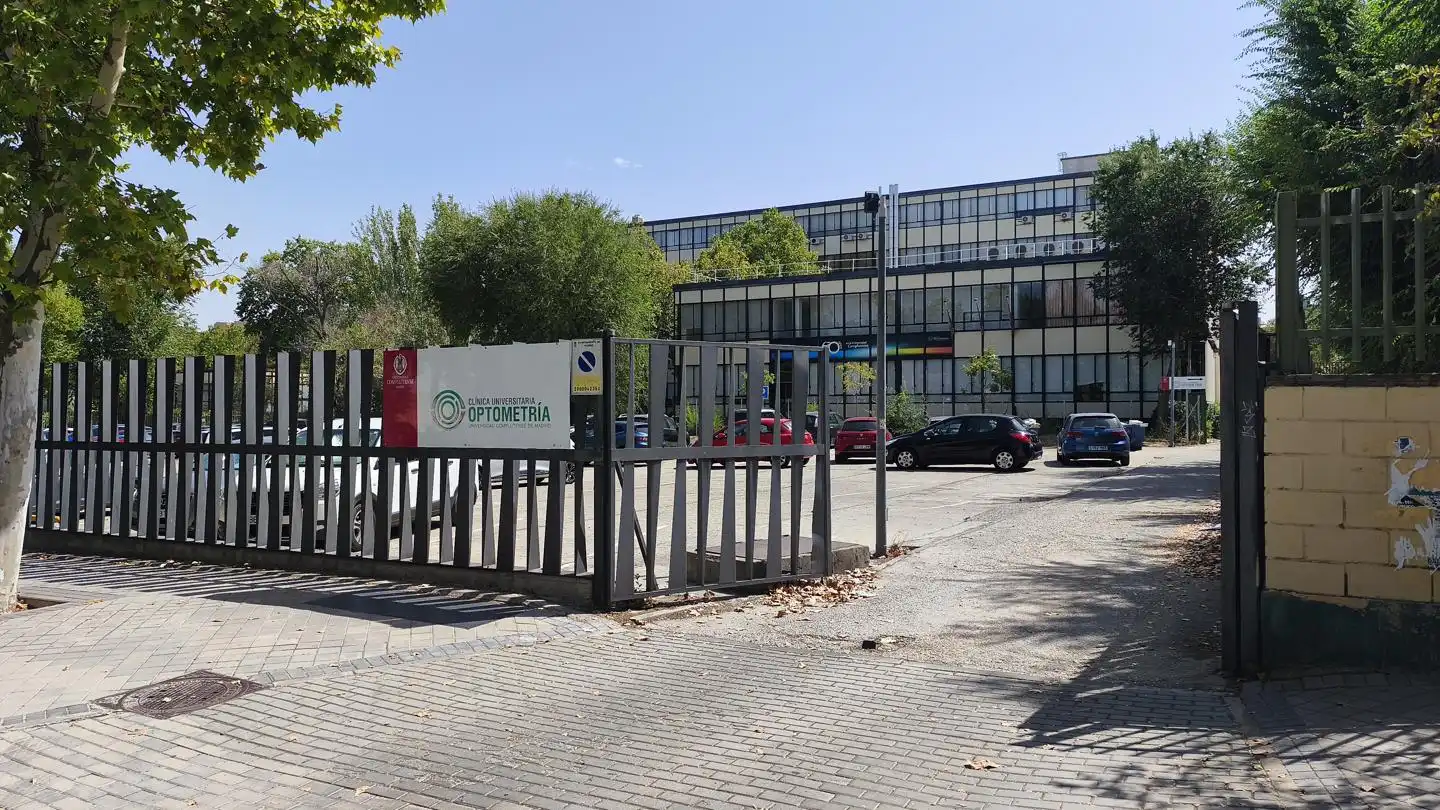 Vista exterior de Pis en venda en Madrid amb Terrassa i Traster