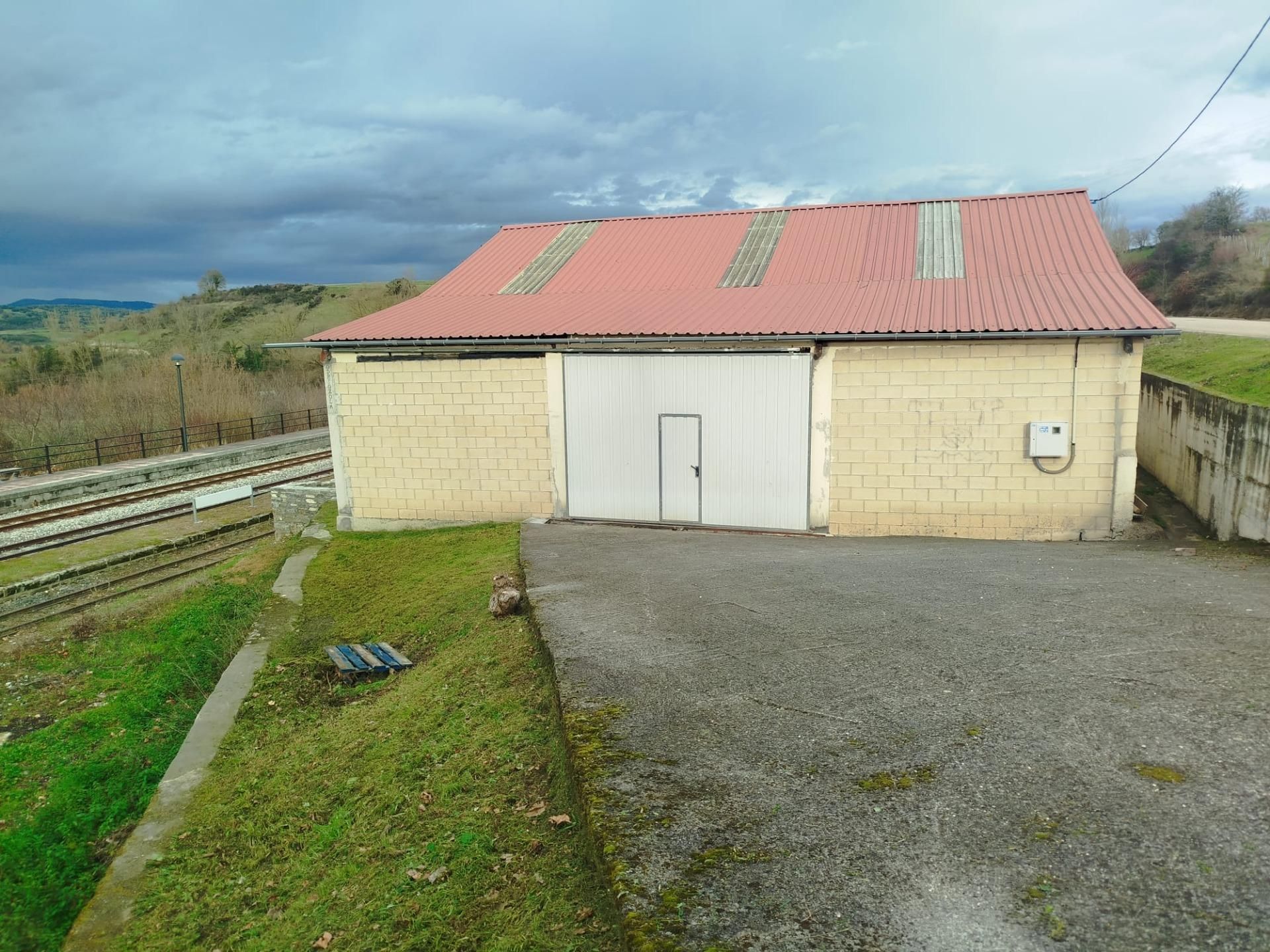 Vista exterior de Nau industrial de lloguer en Valle de Mena