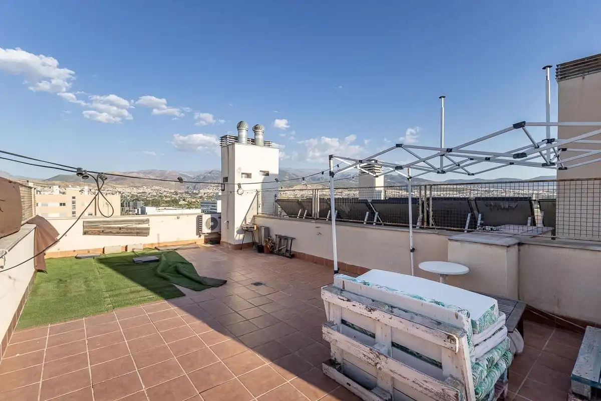 Ático con piscina en venta en Avenida DE LA ILUSTRACION, imagen 2
