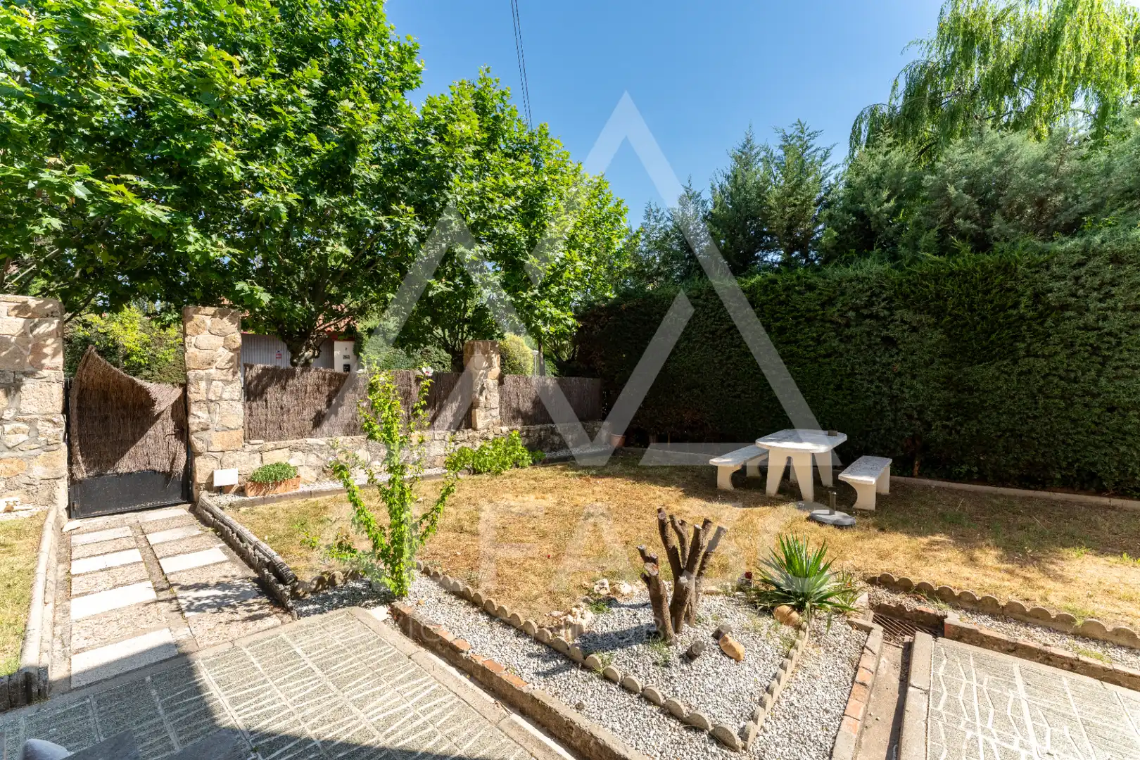 Jardí de Casa adosada en venda en Pedrezuela amb Jardí privat, Terrassa i Traster