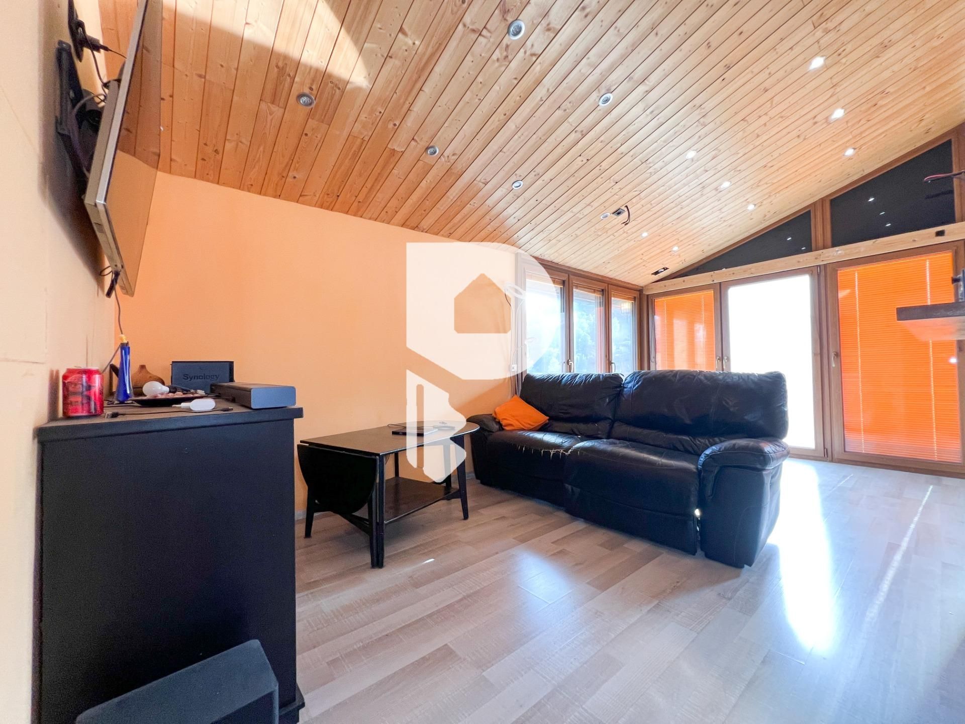 Sala d'estar de Casa o xalet en venda en Vallirana amb Aire condicionat, Calefacció i Jardí privat