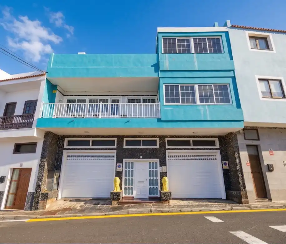 Vista exterior de Edificio en venta en San Juan de la Rambla