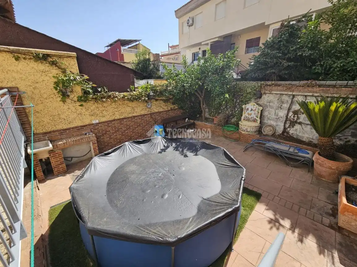 Garden of Detached homes for sale in Vegas del Genil