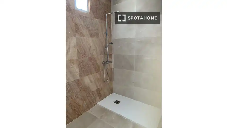 Bathroom of Flat for rent in Cartagena  with Air Conditioner, Heating and Furnished