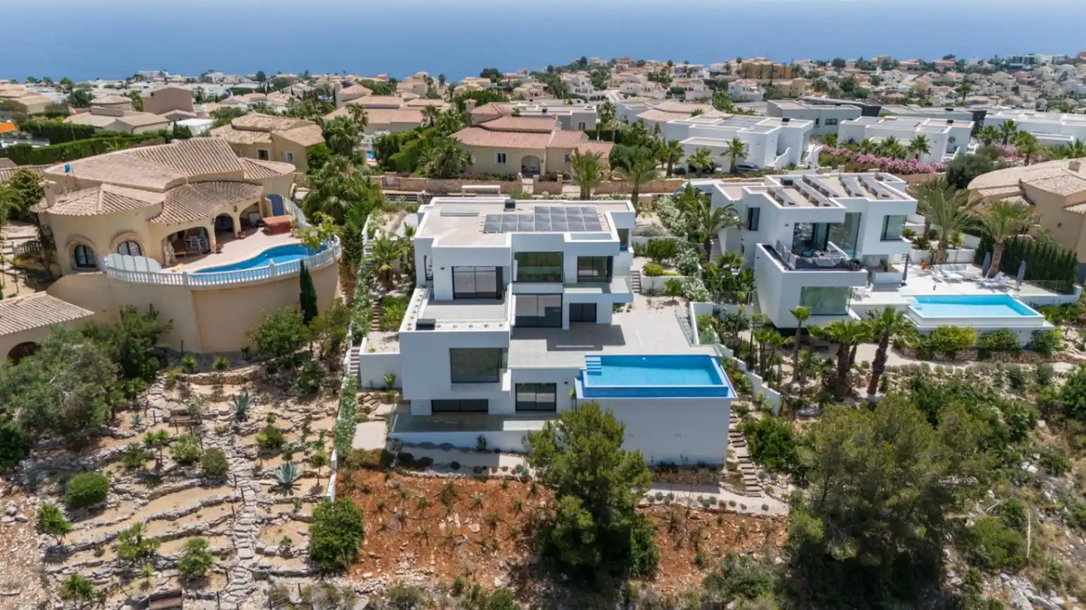 Chalet con piscina en venta en Cumbre del Sol, imagen 2