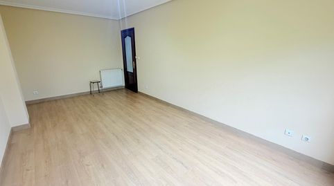 Photo 5 of Flat for rent in HUCA - La Cadellada, Oviedo