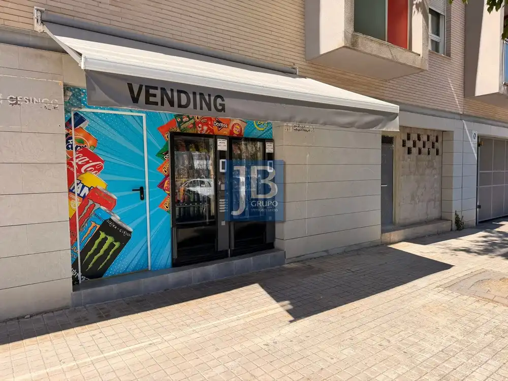 Local comercial en venda a Avinguda de les Corts Valencianes