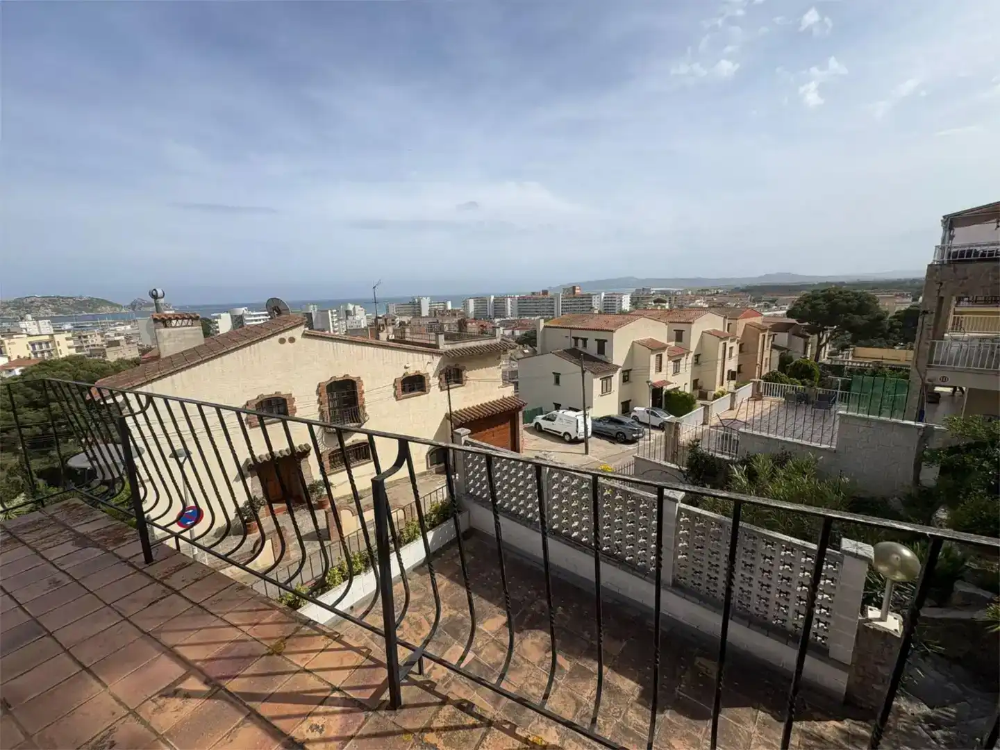 Vista exterior de Pis en venda en L'Estartit amb Aire condicionat i Balcó