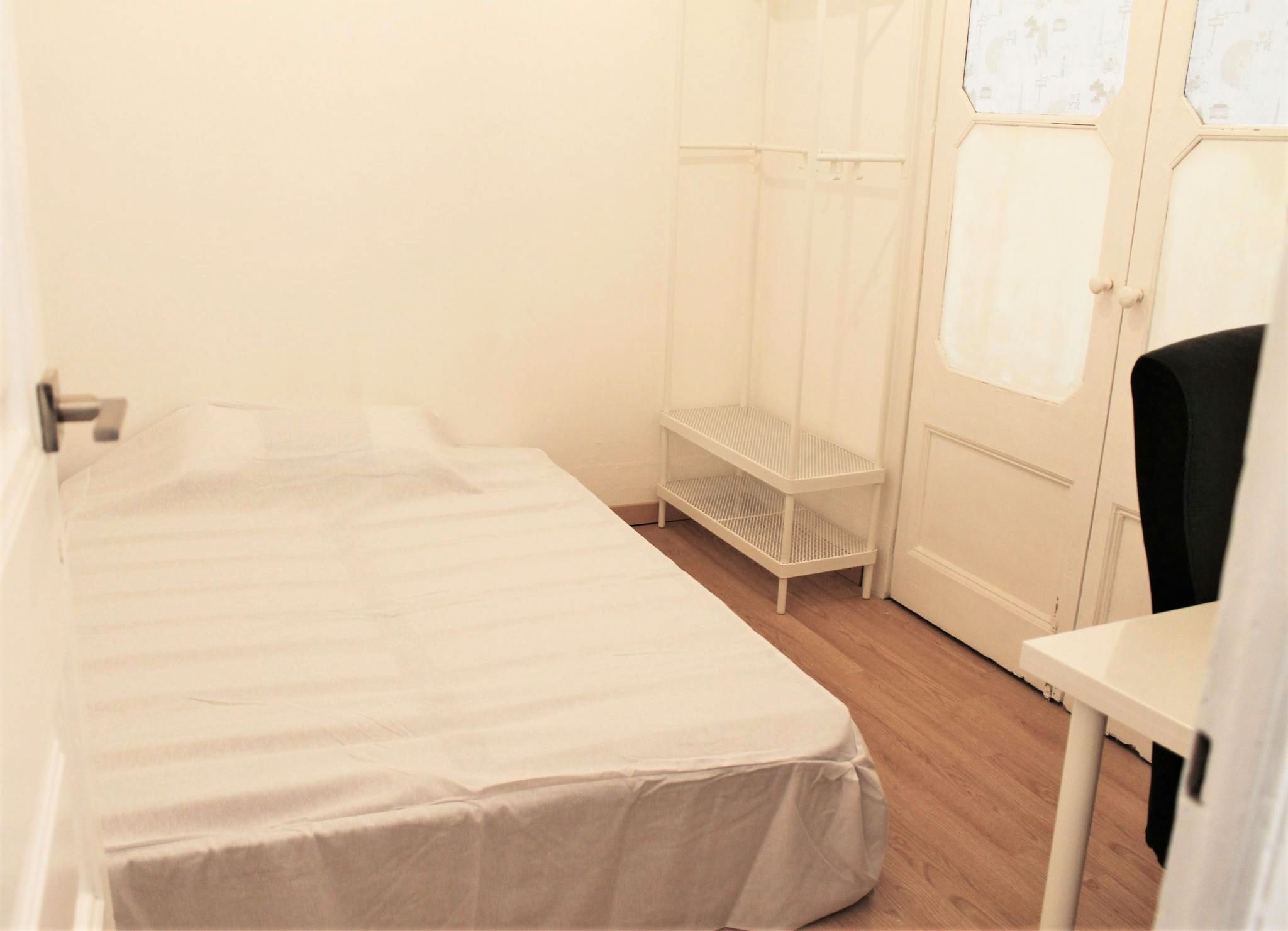 Flat to share in N/A, El Raval