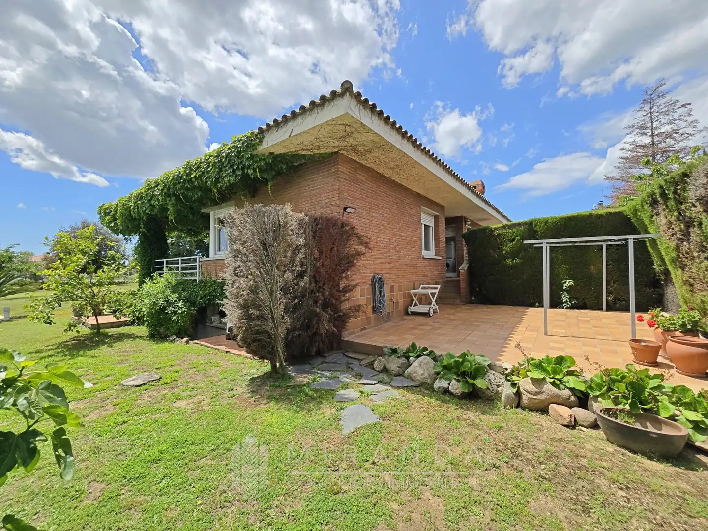 Garden of Houses for sale in Canovelles  with Air Conditioner, Heating and Private garden