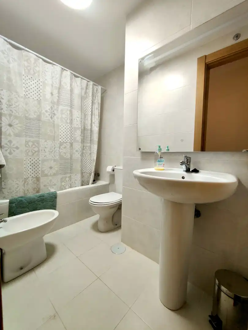 Bathroom of Flat for rent in Santander  with Heating and Parquet flooring