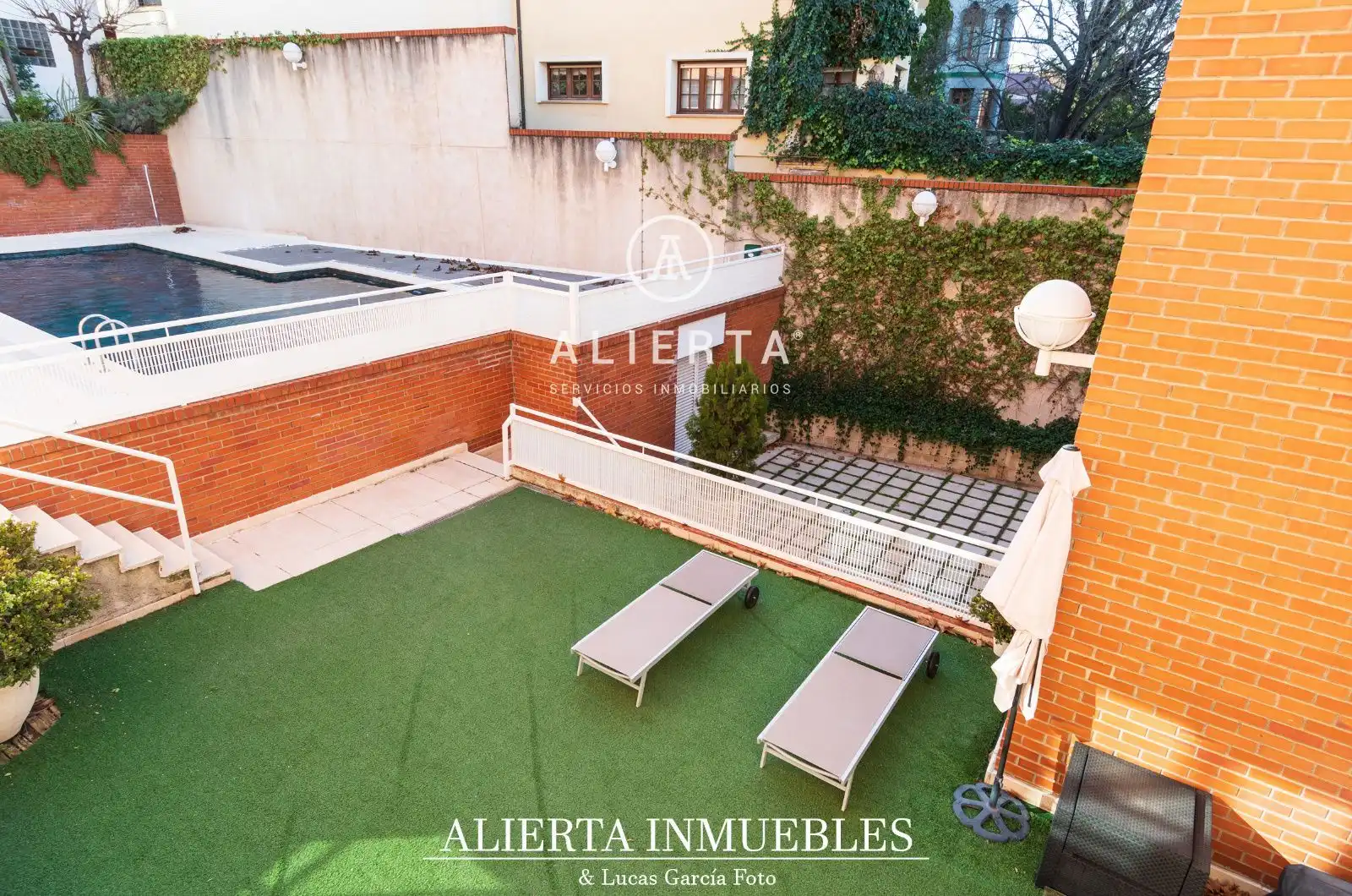Terrassa de Casa adosada en venda en Zaragoza amb Aire condicionat, Calefacció i Traster