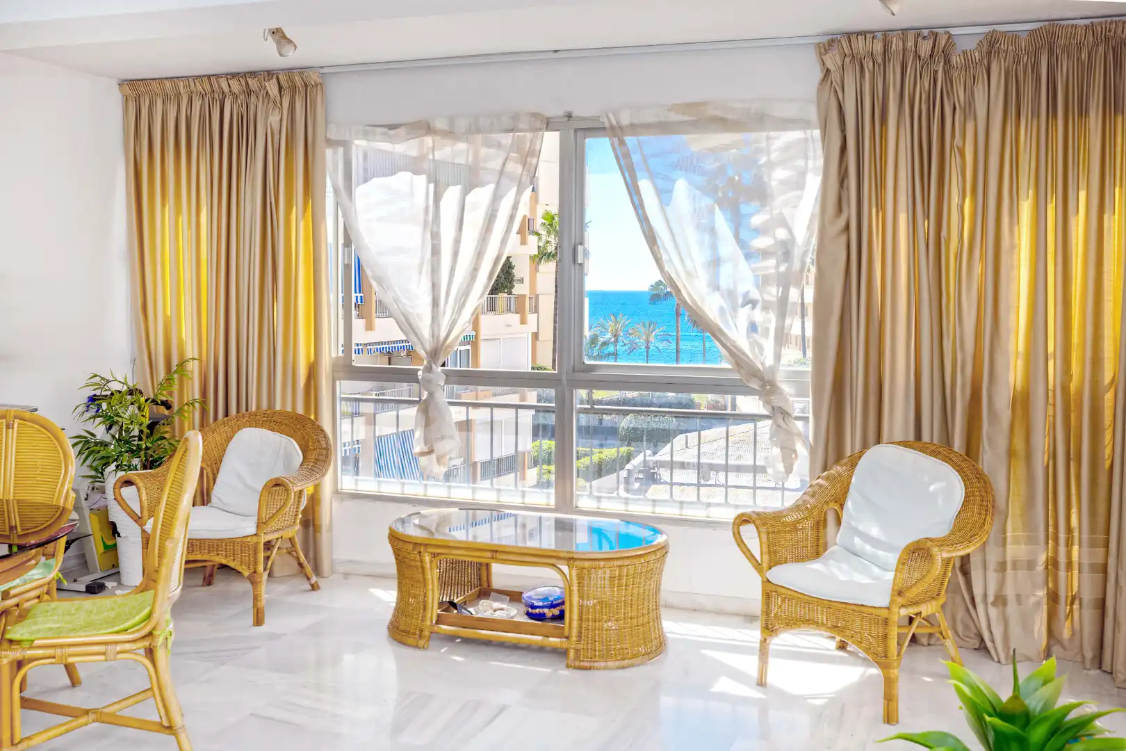 Flat for sale in Calle Pablo Casals, Playa de la Fontanilla , Marbella Centro