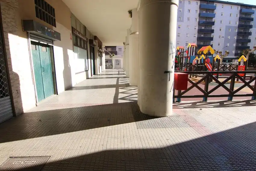 Vista exterior de Local en venta en Ansoáin / Antsoain