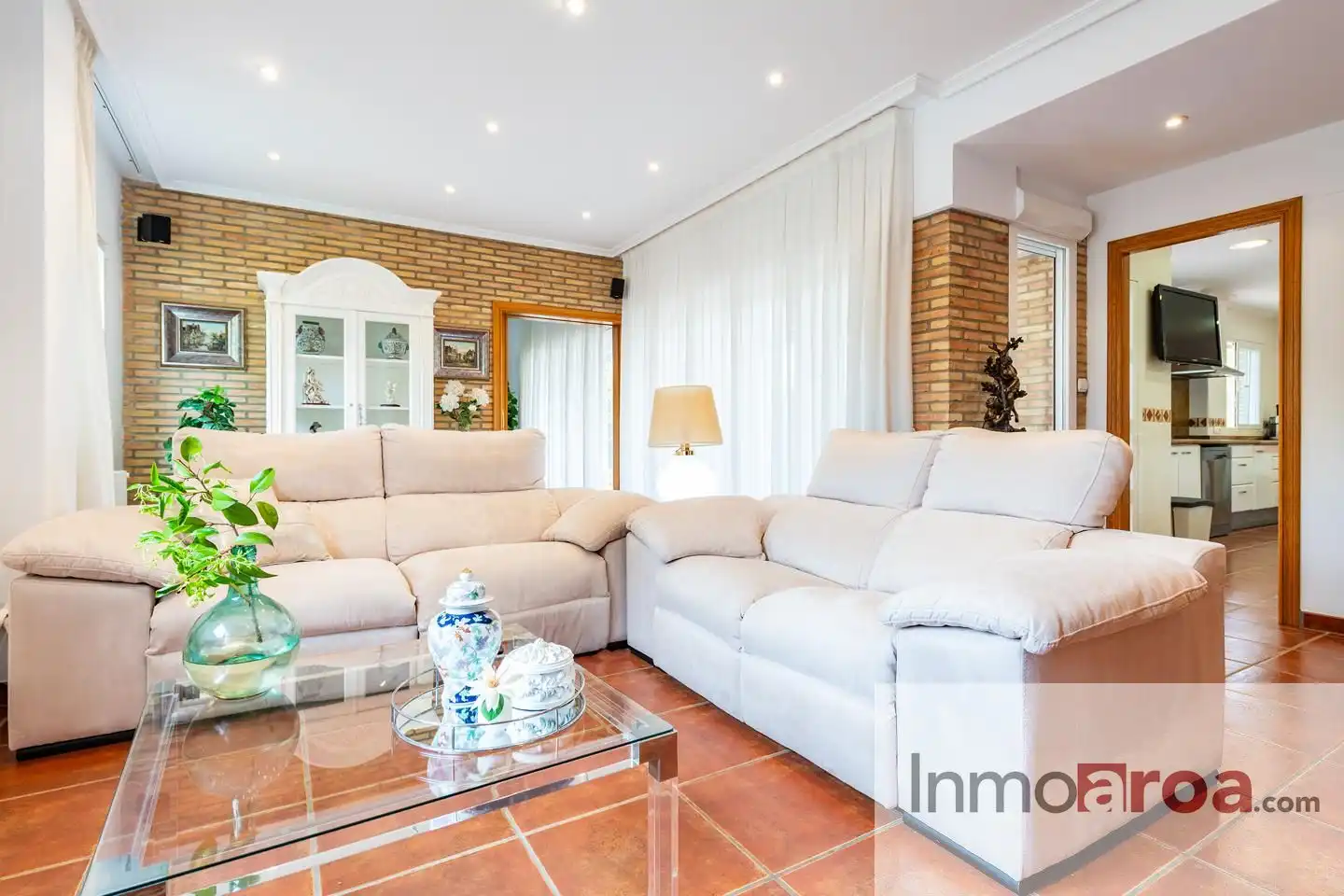 Sala de estar de Casa o chalet en venta en Paterna con Jardín privado, Terraza y Piscina
