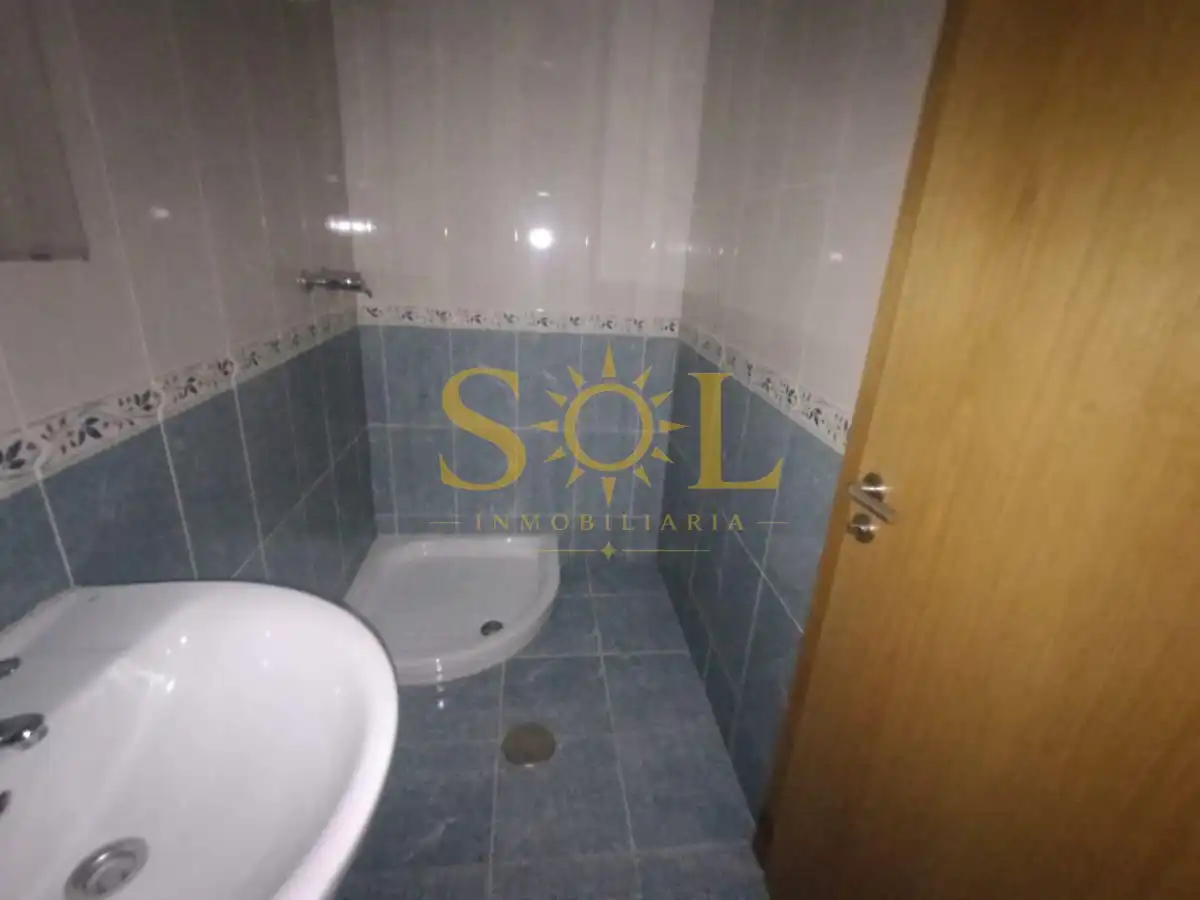 Bathroom of Flat for sale in León Capital   with Heating and Parquet flooring