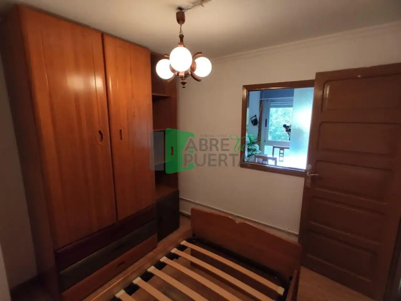 Habitación de Planta baja en venta en Ourense Capital  con Calefacción y Trastero