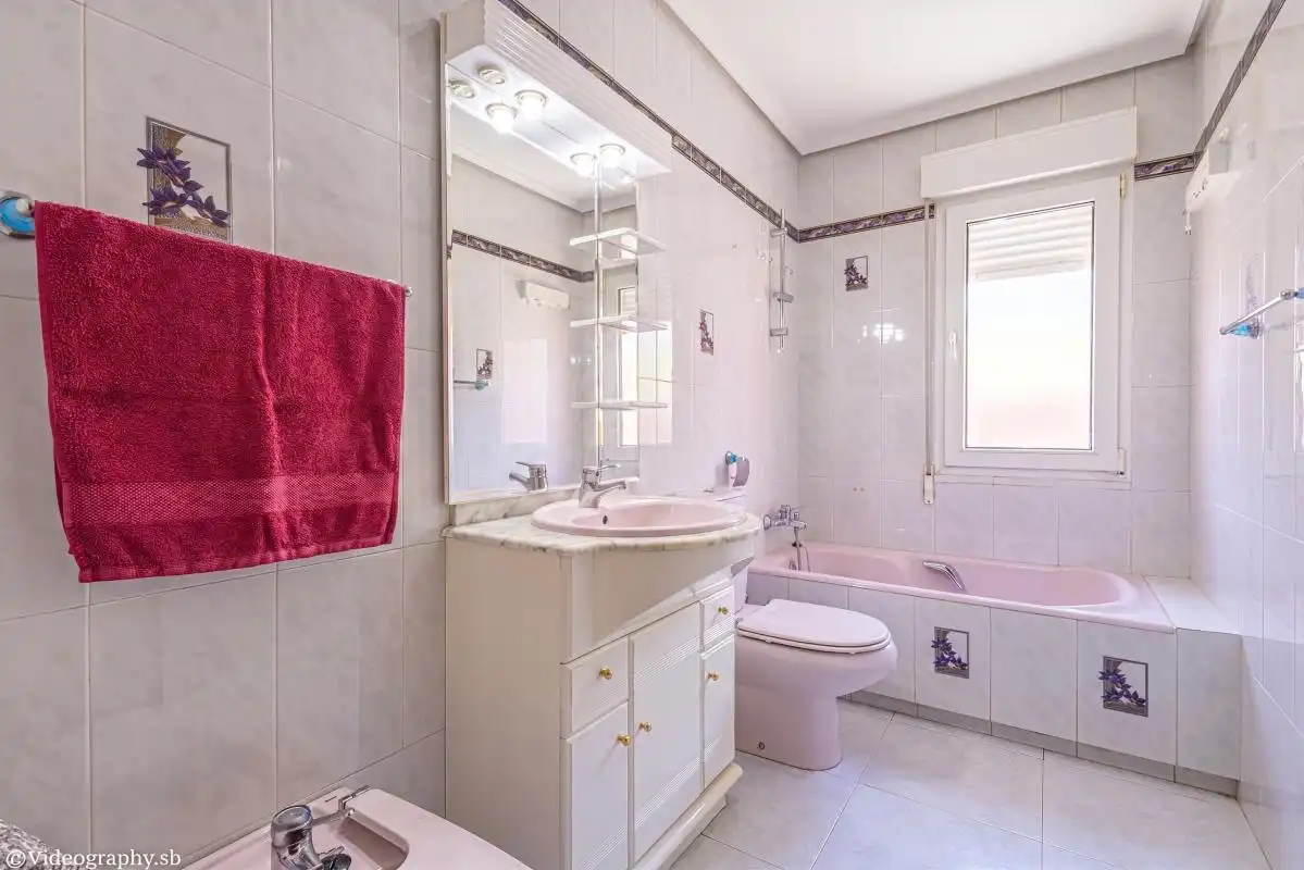 Badezimmer von Haus oder Chalet zum Verkauf in Mondéjar mit Heizung, Schwimmbad und Möbliert
