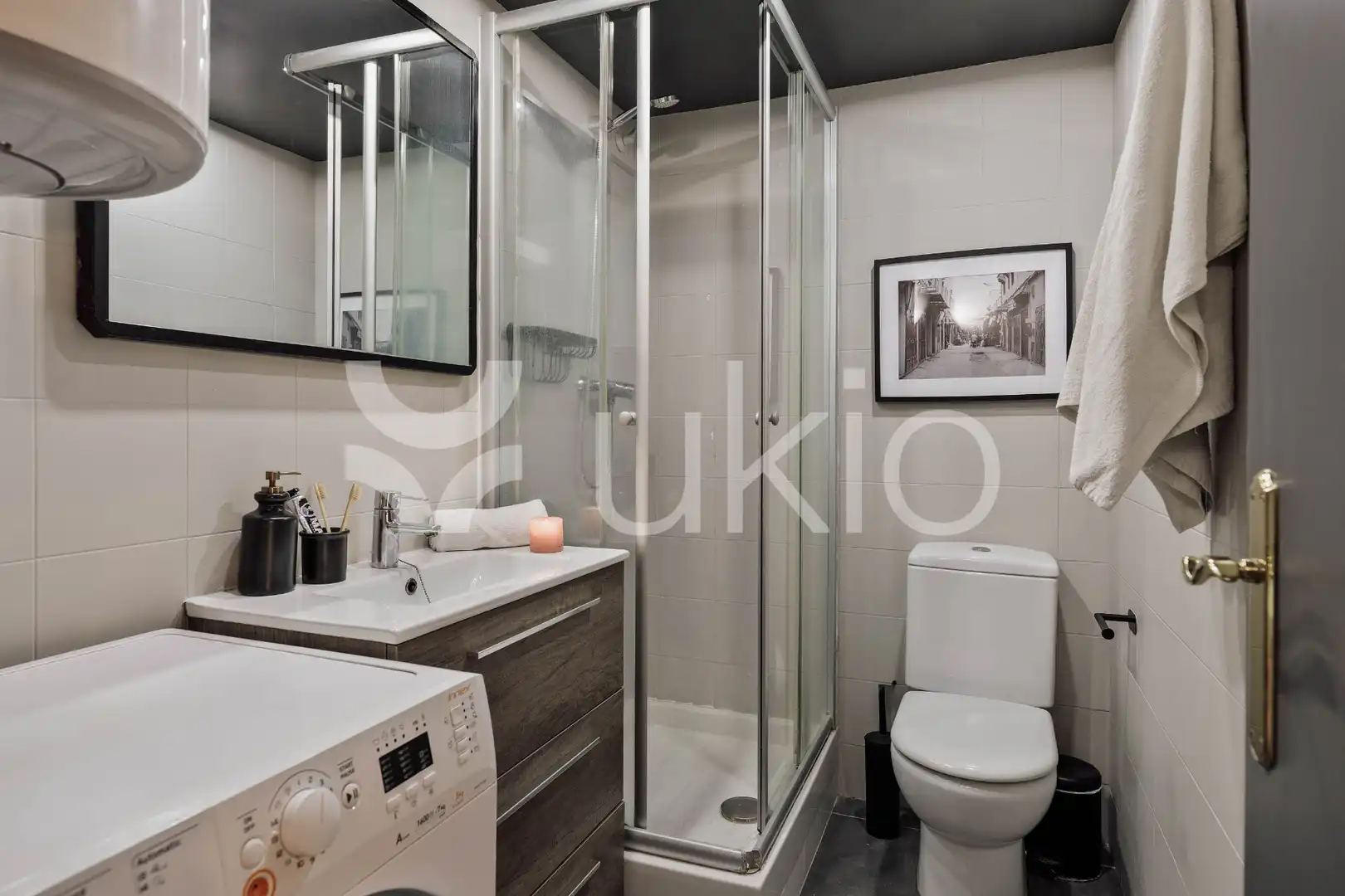 Baño de Apartamento de alquiler en Barcelona con Aire acondicionado, Calefacción y Amueblado