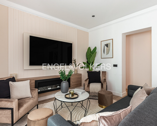 Living room of Apartment for sale in  Madrid Capital  with Air Conditioner, Heating and Furnished