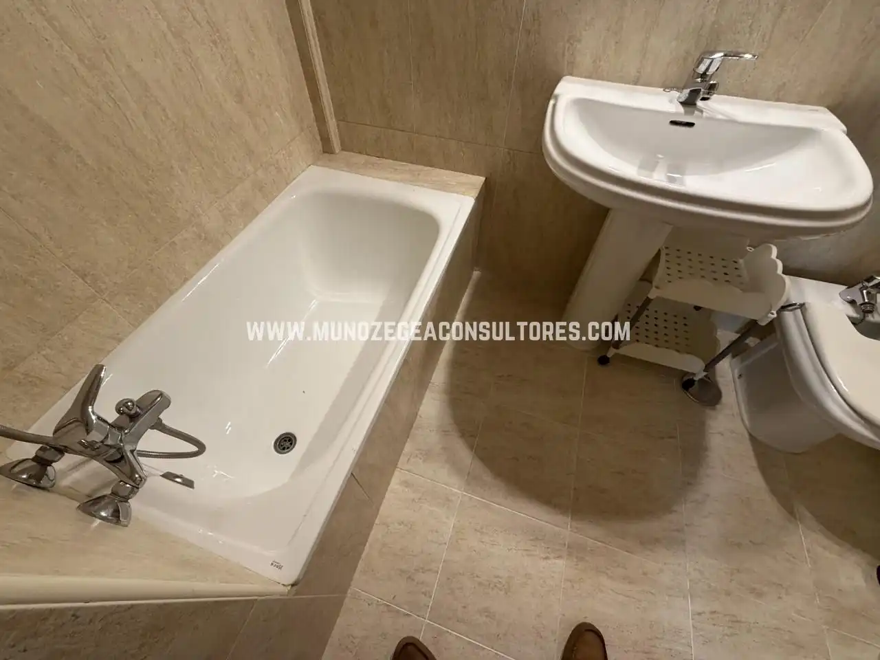 Baño de Apartamento de alquiler en Lucena con Aire acondicionado y Trastero