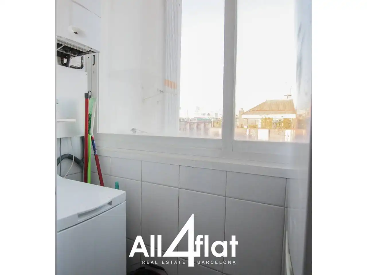 Badezimmer von Dachboden zur Miete in Barcelona mit Klimaanlage, Parkett und Terrasse