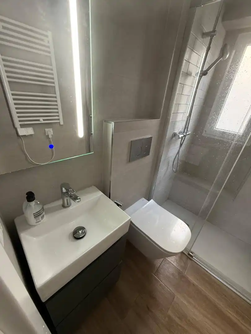 Baño de Piso en venta en Gandia con Aire acondicionado, Amueblado y TV