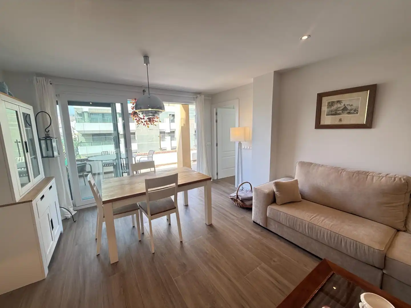 Wohnzimmer von Wohnung zur Miete in Almería mit Klimaanlage, Terrasse und Möbliert
