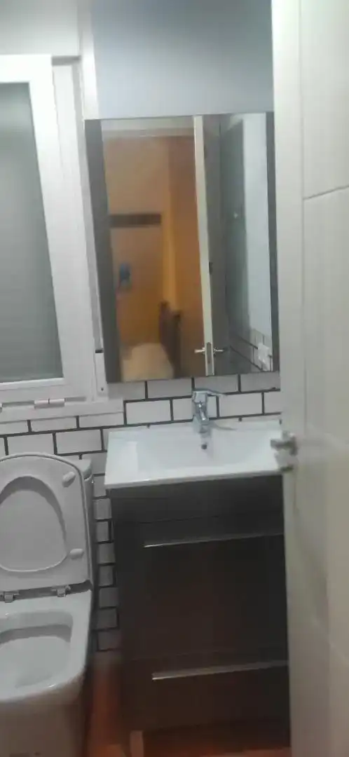 Bany de Casa adosada en venda en Frumales amb Moblat, Rentadora i Microones