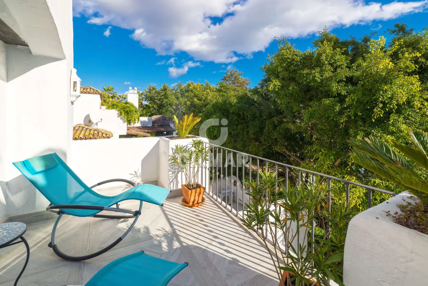 Außenansicht von Maisonette zum Verkauf in Estepona mit Heizung, Abstellraum und Balkon