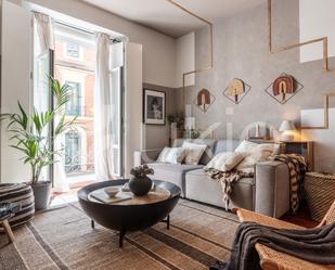 Sala d'estar de Apartament de lloguer en  Madrid Capital amb Aire condicionat