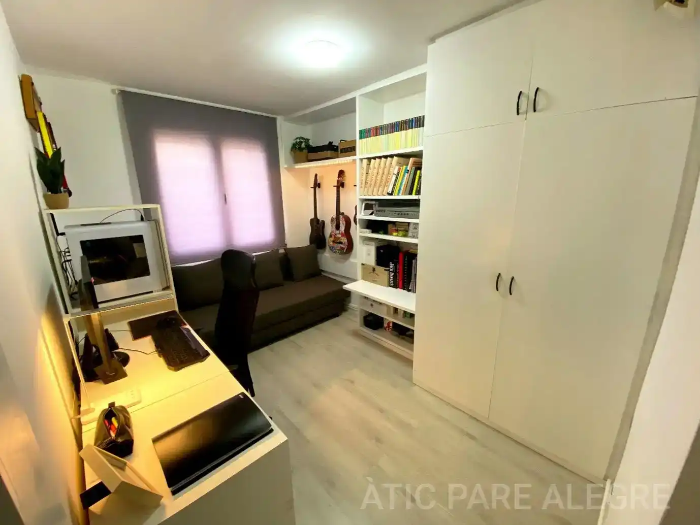 Sala d'estar de Àtic en venda en Terrassa amb Aire condicionat